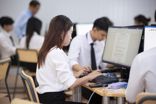BDU kiến tạo năng lực nghề nghiệp qua mô phỏng, thực hành và học theo dự án