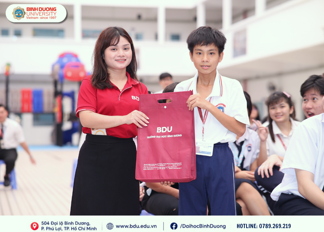 PHIÊN TÒA GIẢ ĐỊNH – BÀI HỌC PHÁP LUẬT TRỰC QUAN VỀ PHÒNG, CHỐNG MA TÚY HỌC ĐƯỜNG 10