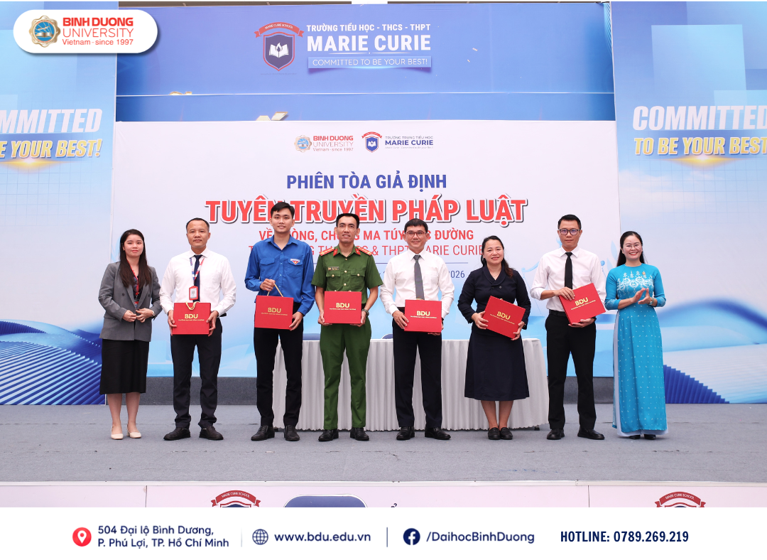 PHIÊN TÒA GIẢ ĐỊNH – BÀI HỌC PHÁP LUẬT TRỰC QUAN VỀ PHÒNG, CHỐNG MA TÚY HỌC ĐƯỜNG 8